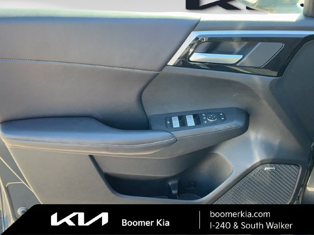 Used 2025 Mitsubishi Outlander SE AWD/4WD image 16