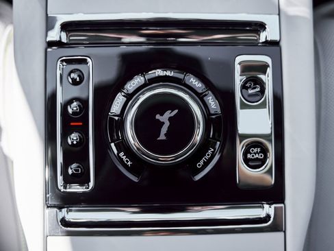 Used 2024 Rolls-Royce Cullinan image 85