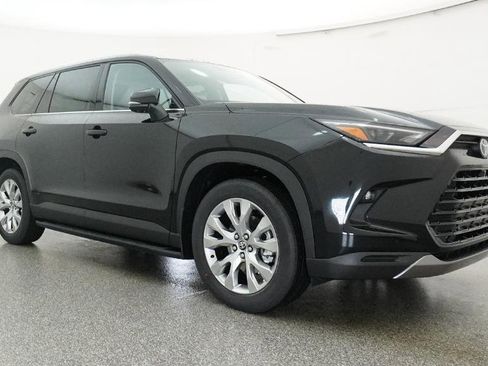 New 2026 Toyota Grand Highlander Limited image 8