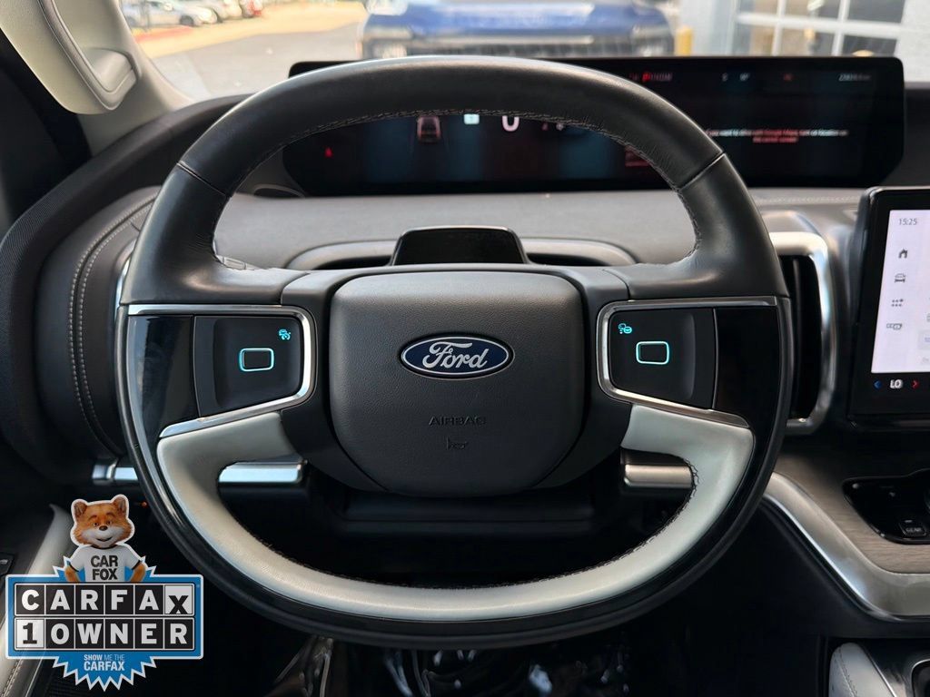 Used 2025 Ford Expedition Max Platinum AWD/4WD image 13