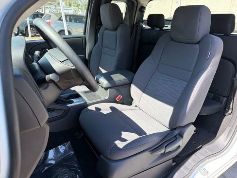 Used 2024 Nissan Frontier S RWD image 26