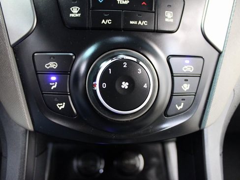 Used 2017 Hyundai Santa Fe Sport image 19