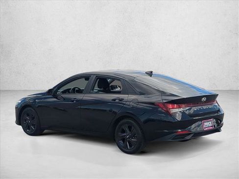 Used 2021 Hyundai Elantra SEL w/ Convenience Package FWD image 8