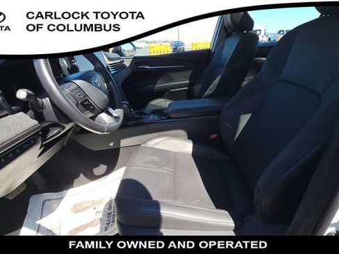 Used 2025 Toyota Camry XLE w/ Premium Plus Package image 7