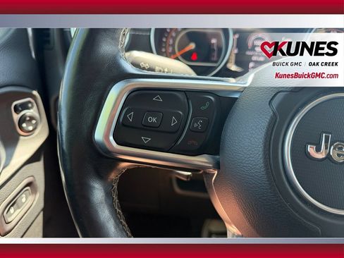 Used 2019 Jeep Wrangler Unlimited Sahara w/ Dual Top Group AWD/4WD image 17