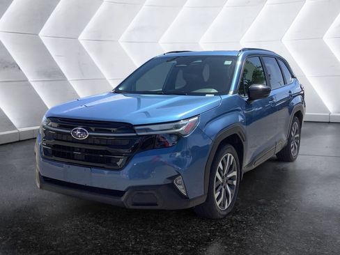 Used 2025 Subaru Forester Touring AWD/4WD image 3