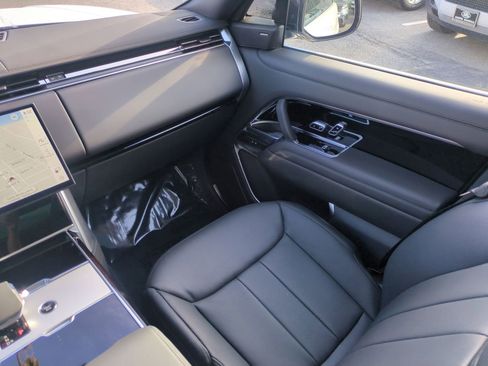 Used 2024 Land Rover Range Rover SE image 28