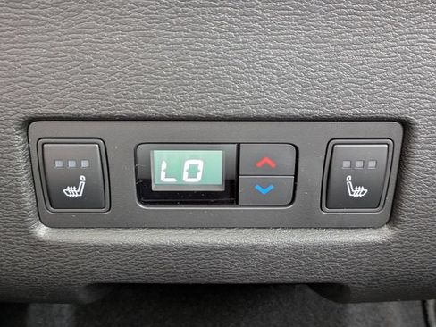 New 2026 Mitsubishi Outlander SEL FWD image 16