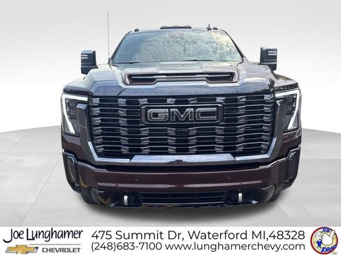 Used 2024 GMC Sierra 3500 Denali Ultimate AWD/4WD image 9