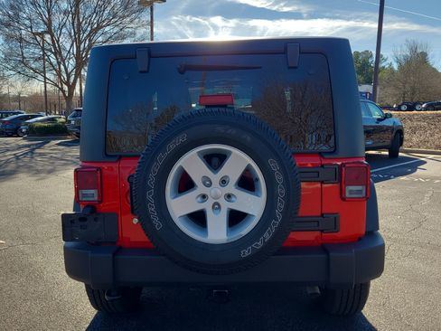 Used 2018 Jeep Wrangler Sport image 6