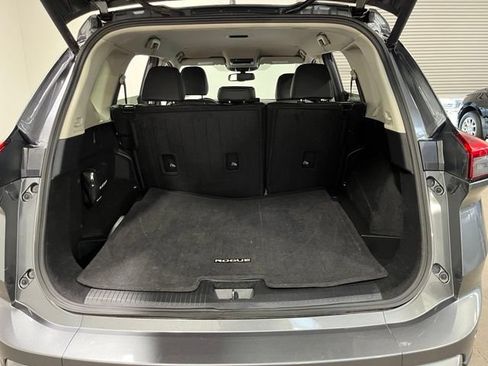 Used 2026 Nissan Rogue SL FWD image 17