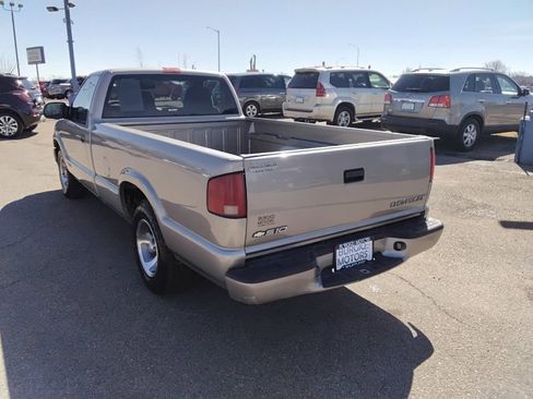 Used 2001 Chevrolet S10 Pickup LS w/ Preferred Equipment Group image 7