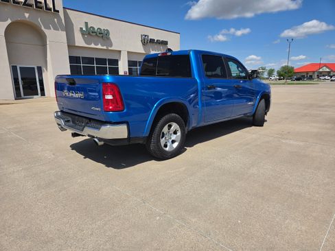 Used 2025 RAM 1500 Big Horn AWD/4WD image 7
