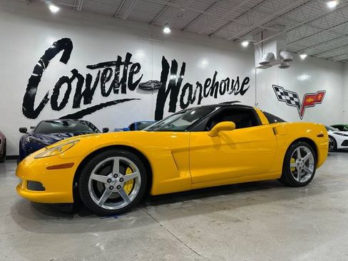 Used 2005 Chevrolet Corvette Coupe w/ Preferred Equipment Group RWD image 24
