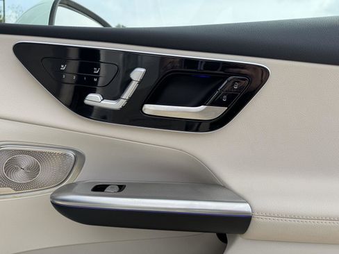 Certified 2025 Mercedes-Benz GLC 300 image 30