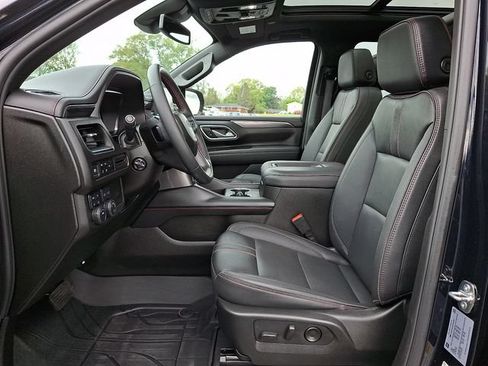 Used 2024 Chevrolet Suburban RST w/ Luxury Package AWD/4WD image 15