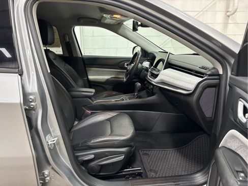 Used 2022 Jeep Compass Latitude image 36