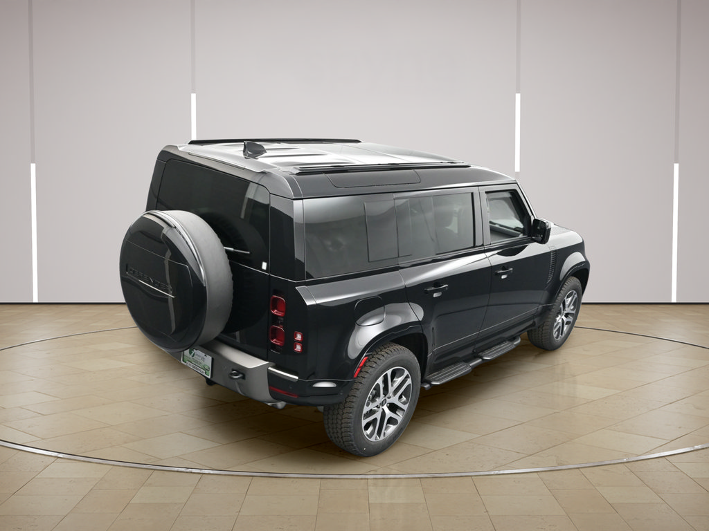 Used 2025 Land Rover Defender 110 X-Dynamic SE AWD/4WD image 34