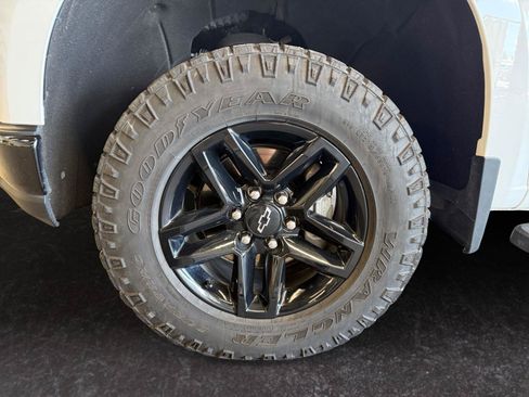 Used 2021 Chevrolet Silverado 1500 LT Trail Boss AWD/4WD image 25