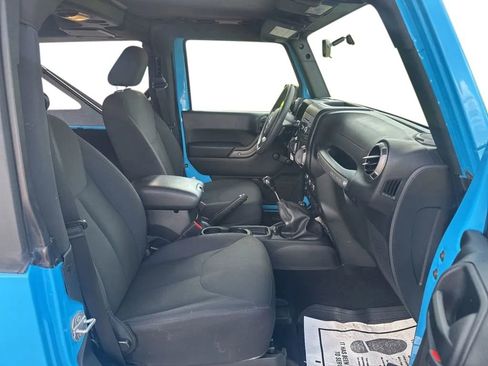 Used 2018 Jeep Wrangler Sport AWD/4WD image 21
