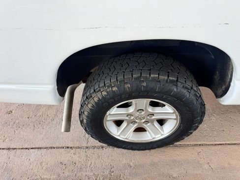 Used 2008 Dodge Ram 1500 Truck ST RWD image 30