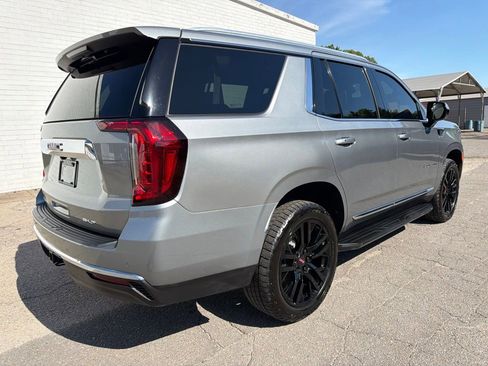 Used 2023 GMC Yukon SLT AWD/4WD image 2