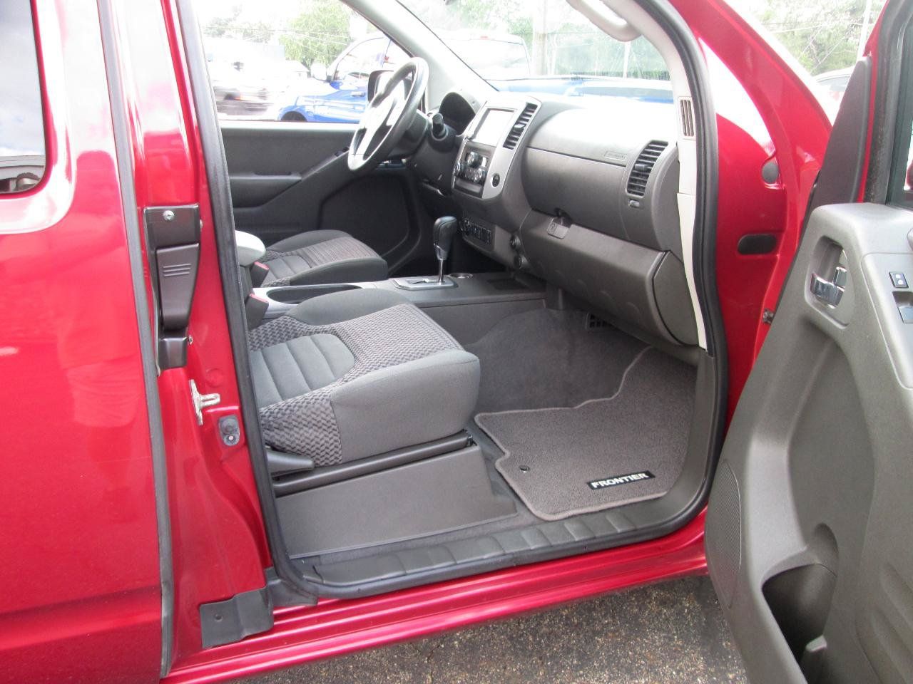 Used 2020 Nissan Frontier SV AWD/4WD image 28