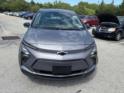 Used 2023 Chevrolet Bolt LT FWD image 2