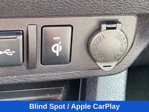 Used 2022 Toyota Tacoma TRD Off-Road AWD/4WD image 31