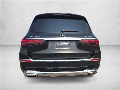 Used 2025 Mercedes-Benz Maybach GLS 600 4MATIC image 7
