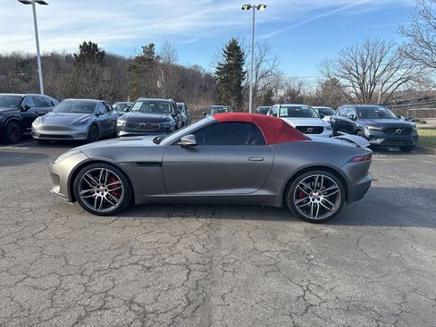 Used 2019 Jaguar F-TYPE Convertible image 2