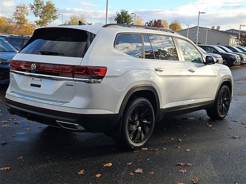 New 2026 Volkswagen Atlas SE image 3