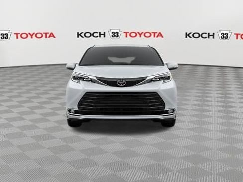 New 2026 Toyota Sienna Platinum image 19