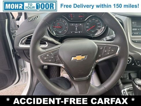 Used 2017 Chevrolet Cruze LT w/ Convenience Package image 18