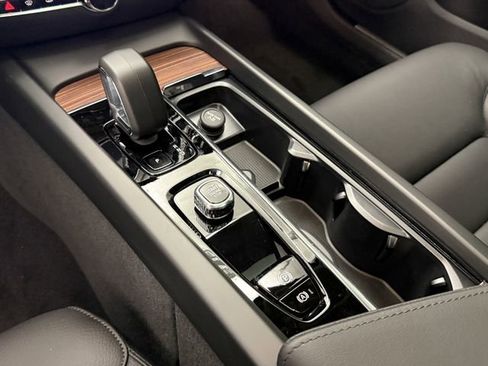 New 2026 Volvo V60 B5 Cross Country Plus w/ Protection Package Premier image 24