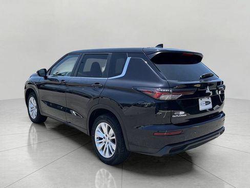 Used 2025 Mitsubishi Outlander ES FWD image 5
