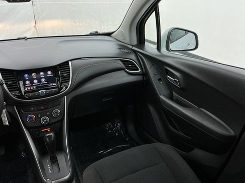 Used 2018 Chevrolet Trax LS FWD image 27