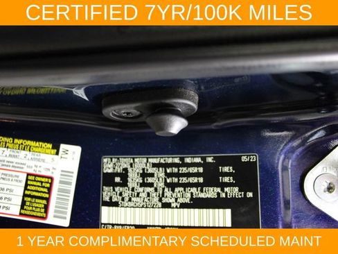 Used 2023 Toyota Highlander XLE AWD/4WD image 29