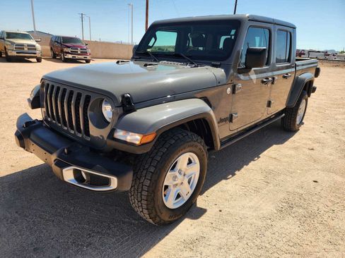 Used 2021 Jeep Gladiator Sport AWD/4WD image 4