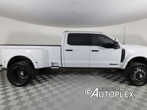 Used 2025 Ford F450 Platinum w/ Platinum Plus Package image 4