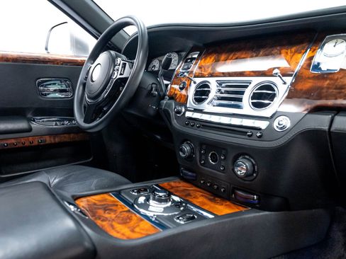 Used 2012 Rolls-Royce Ghost RWD image 28