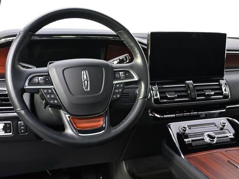 Used 2024 Lincoln Navigator Reserve AWD/4WD image 12