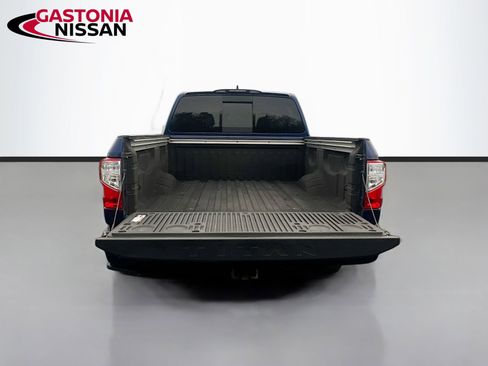 Used 2024 Nissan Titan SV w/ SV Convenience Package image 34