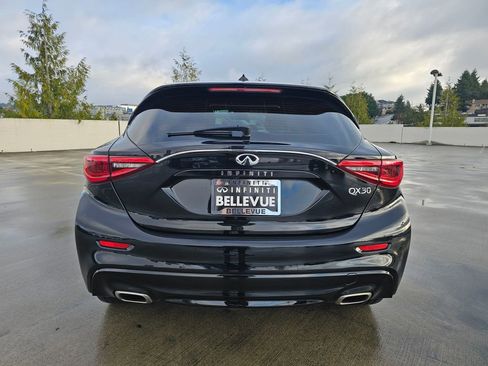 Used 2018 INFINITI QX30 w/ Cargo Package image 7