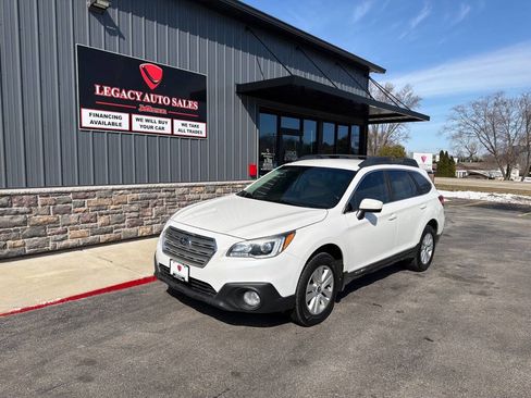 Used 2017 Subaru Outback 2.5i Premium AWD/4WD image 1