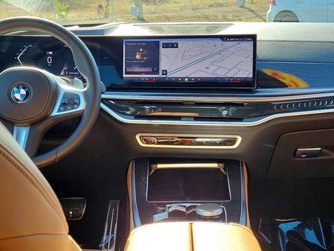 Used 2024 BMW X5 xDrive40i w/ M Sport Package image 17