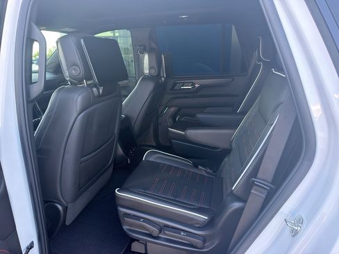 Used 2025 GMC Yukon AT4 Ultimate w/ LPO, Floor Liner Package AWD/4WD image 14