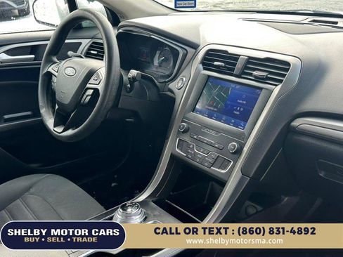 Used 2019 Ford Fusion SE image 12