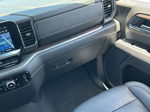 Certified 2025 GMC Sierra 1500 SLT AWD/4WD image 17