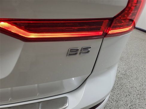 Used 2023 Volvo XC60 B5 Plus w/ Protection Package Premier image 5